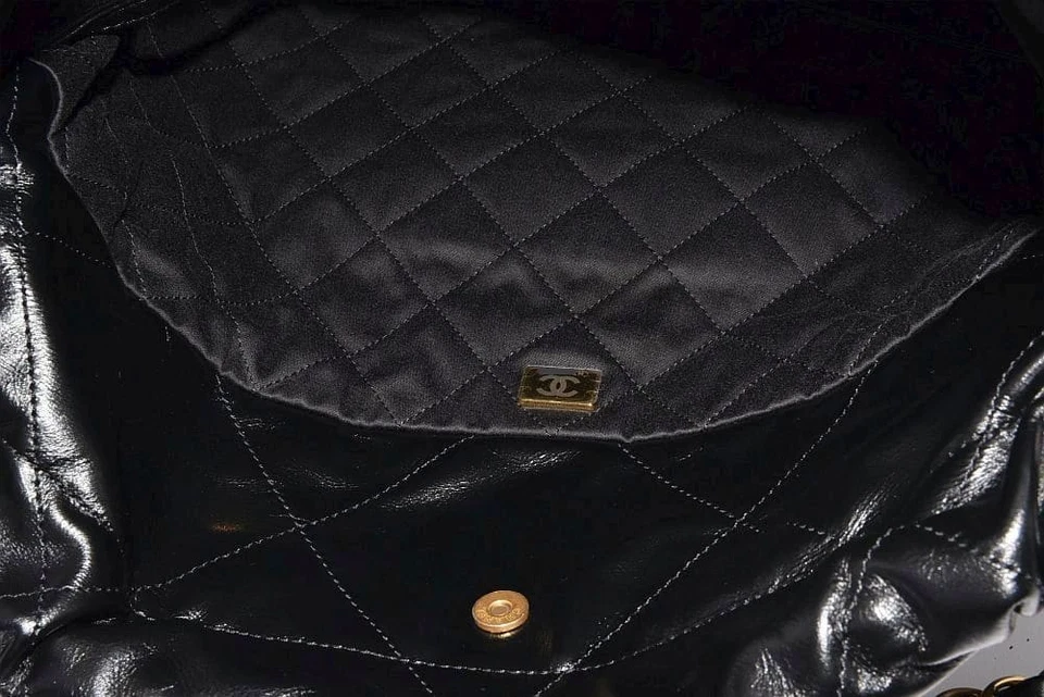 chanel black cc 22 mini shiny bag chanel black cc 22 mini shiny bag