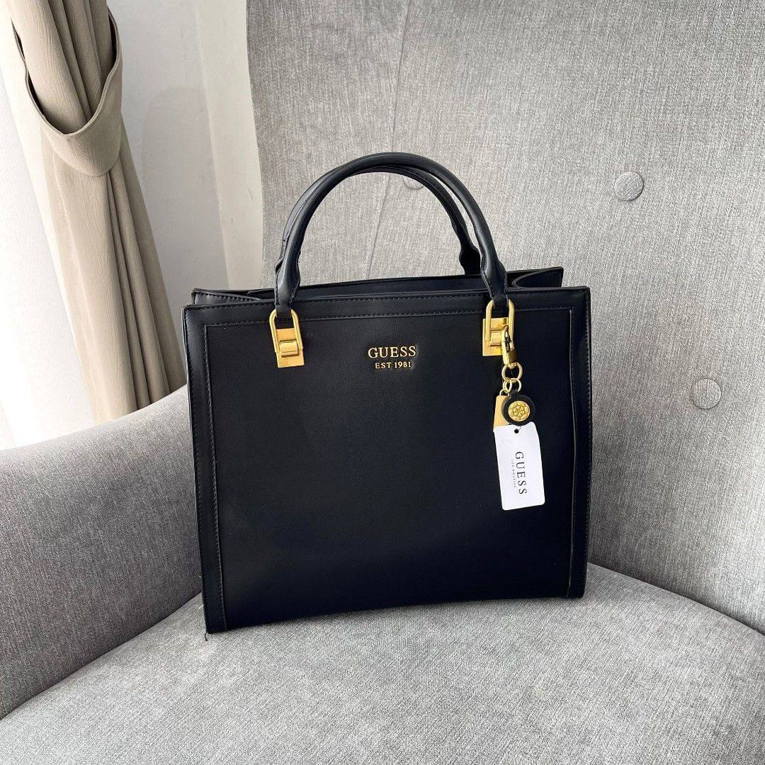 guess abey bag in black color
