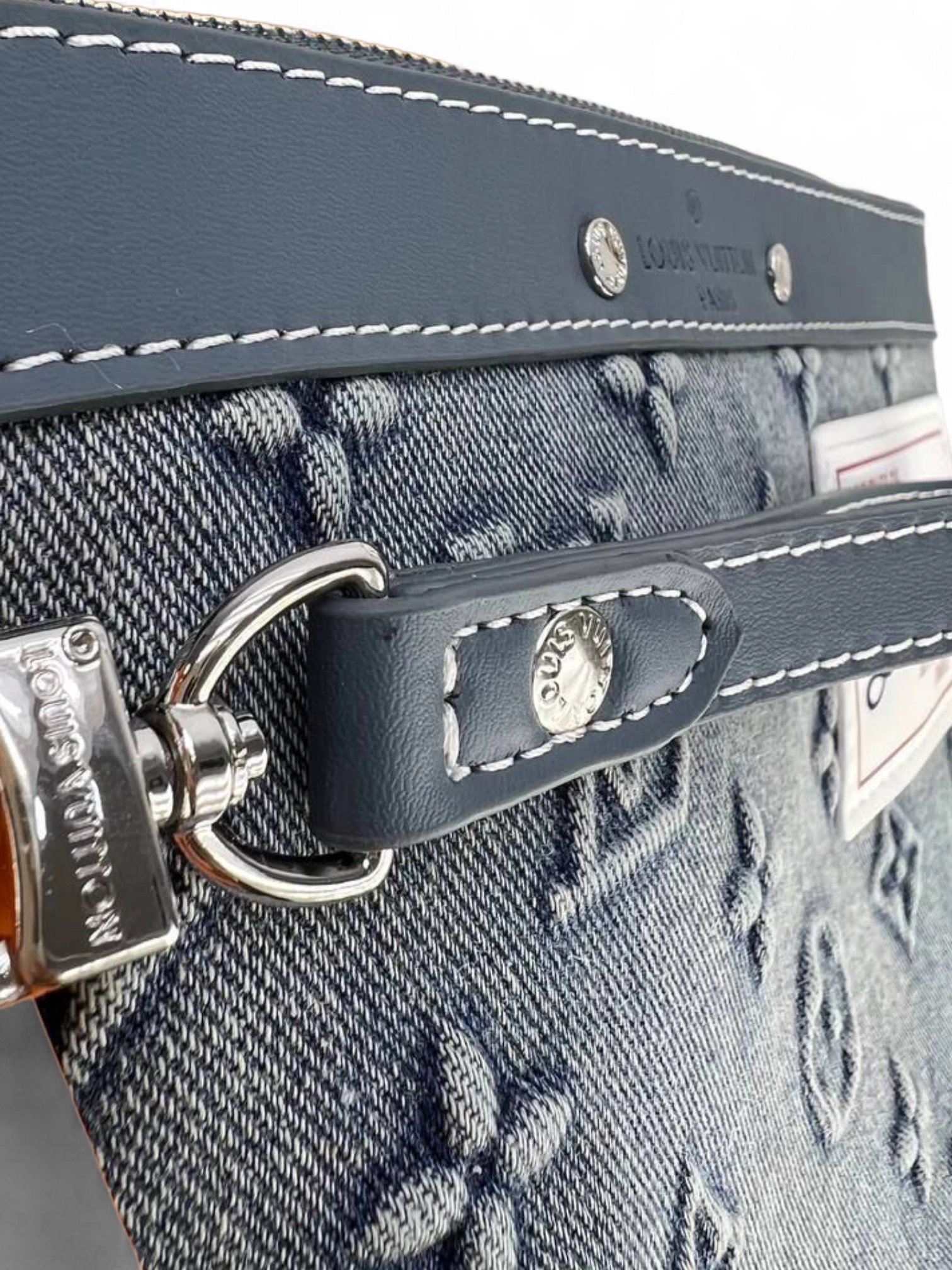 Louis Vuitton clutch Pochette To Go Monogram Washed Denim - Image 5